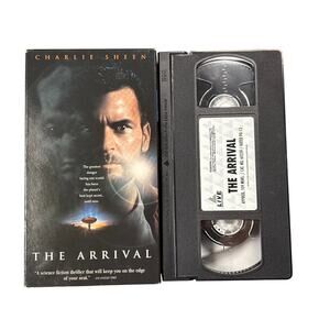 The Arrival VHS 1996 Charlie Sheen Sci Fi Horror Thriller Alien Vintage 90s Live